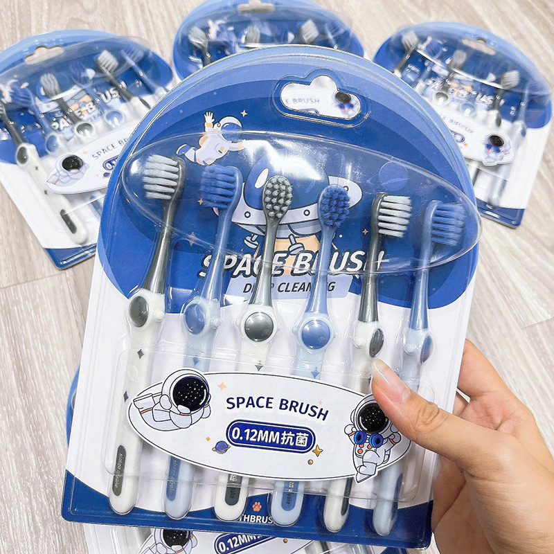 25927_z6219148436990-9ced52113f6499ed8010cb7a285b5162_20250124174140-6.jpg Set 6 Bàn Chải Đánh Răng Cho Bé Phi Hành Gia - BCDRPHG