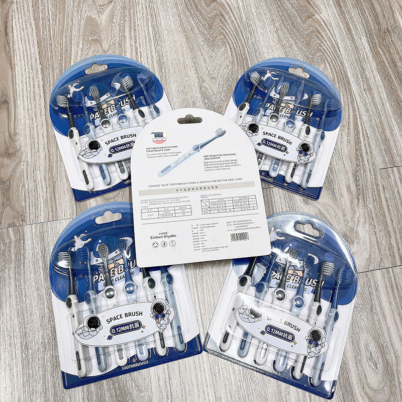 25927_z6219148453346-c9f2f01e276b48b6529902f33620ee66_20250124174140-6.jpg Set 6 Bàn Chải Đánh Răng Cho Bé Phi Hành Gia - BCDRPHG