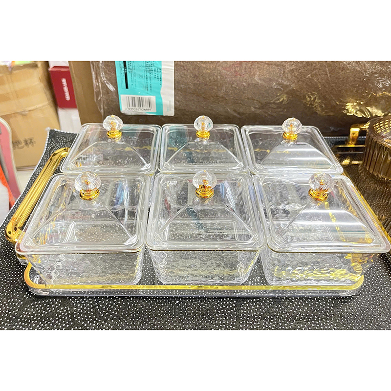 25941_z6219385023592-0fd9925b1ea84427ff9ee9b3f942ae0e_20250115093238-2.jpg Khay Đựng Mứt Tết 6 Hũ Vuông Trắng Viền Vàng - Hũ Đựng Bánh Kẹo Các Loại Hạt Ngày Tết 31×18.3×3,5cm & 9x5.3cm - KDMT6H