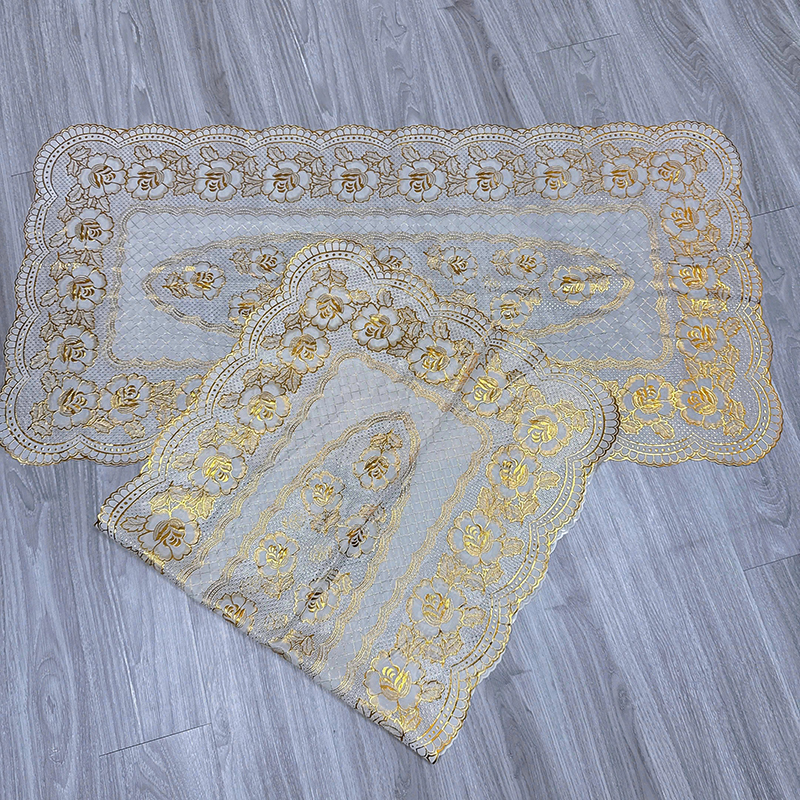 25944_z6219406859410-cc2beab76217e4339ea0ed8d2c33682d_20250115104338-2.jpg Khăn Trải Bàn Nhũ Vàng Dài Cao Cấp 60cmx1.2m - KTBCTN