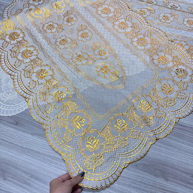 25944_z6219406868137-1f0c0ce2193baccc80d86d3aaf49099c_20250115104337-2.jpg Khăn Trải Bàn Nhũ Vàng Dài Cao Cấp 60cmx1.2m - KTBCTN