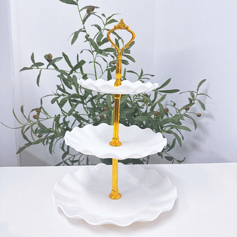 25952_z6219477399597-b5128839ea54c904aaea715805b3bda1_20250115161431-2.jpg Khay Nhựa Hoa Trắng 3 Tầng - Khay Đựng Mứt Bánh Kẹo Tết 34x25cm - KDM3THT