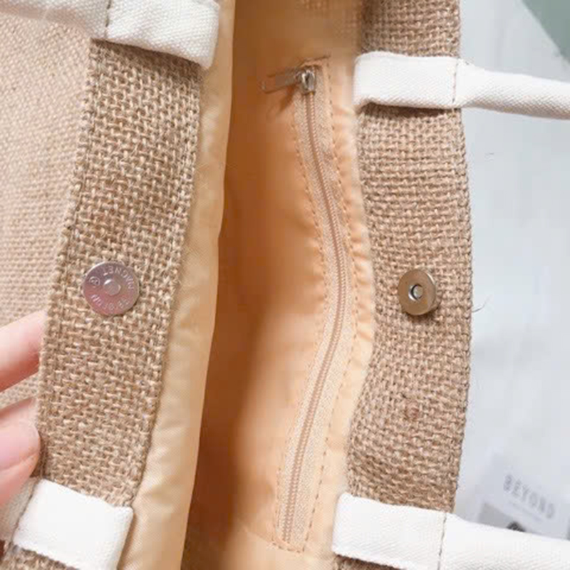 25975_z6225748938318-3d985a14477b97155f885778a4bb8841_20250117141157-11.jpg Túi Cói Merci - Túi Xách In Chữ Đơn Giản 36x31x19cm - TCHTDG02