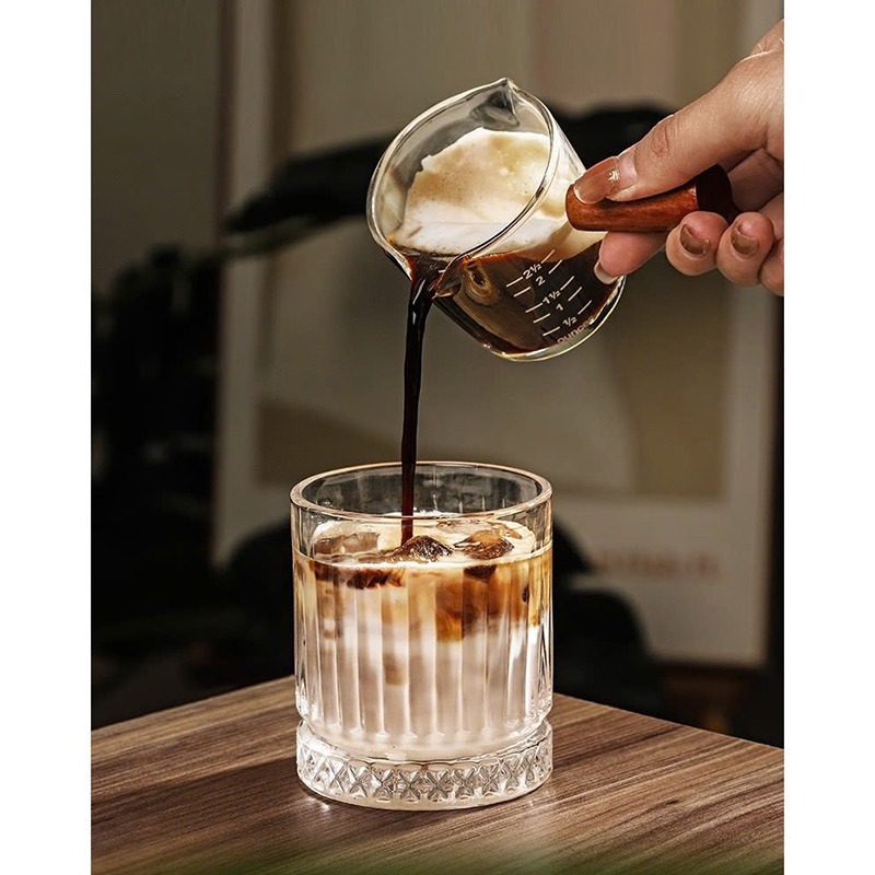 25989_z6233830184607-97e5fec6217e3f9e1638bdc44e5c895b_20250118101154-4.jpg Bộ 6 Ly Đáy Kim Cương Trắng Trong Viền Vàng - Cốc Thủy Tinh Cao Cấp 340ml - LTTDKC01