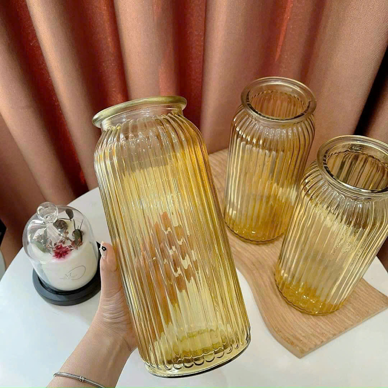 Shop sỉ bình Hoa Thủy Tinh - Lọ Hoa Màu Hổ Phách Kiểu Dáng Vintag 25x8.5cm Shop sỉ bình Hoa Thủy Tinh - Lọ Hoa Màu Hổ Phách Kiểu Dáng Vintag 25x8.5cm