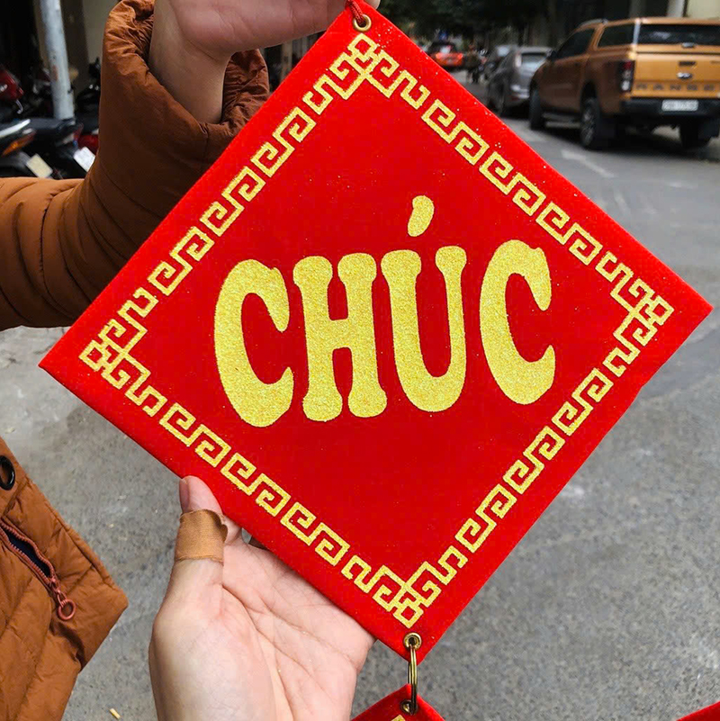 Chuyên sỉ bộ Đôi Khánh Nhung Chúc Mừng Năm Mới – Vạn Sự Như Ý – An Khang Thịnh Vượng Trang Trí Tết Dài 1.4m Chuyên sỉ bộ Đôi Khánh Nhung Chúc Mừng Năm Mới – Vạn Sự Như Ý – An Khang Thịnh Vượng Trang Trí Tết Dài 1.4m