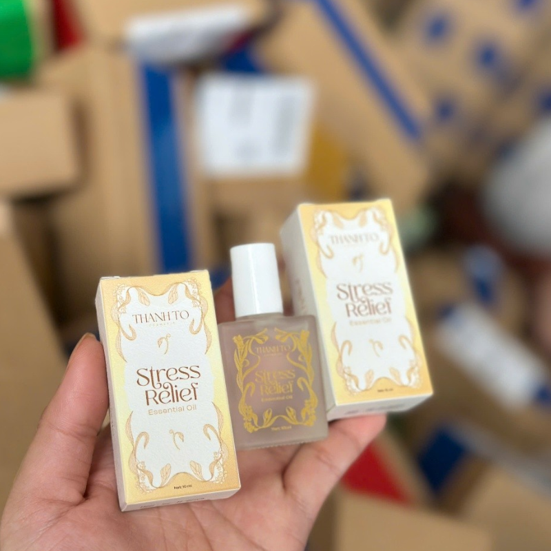 26105_phu-photoroom_20250210101239-3.png Dầu Gió Thảo Dược Thanh Tô Cosmetic Hỗ Trợ Giảm Stress 10ml - DGTDTT