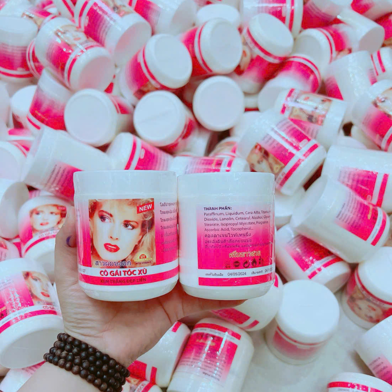 26498_4_20250723105031-2.png Kem Body Kích Trắng Cô Gái Tóc Xù 200g - Hỗ Trợ Cấp Ẩm Dưỡng Sáng Da Mịn Màng - KBCGTX200G