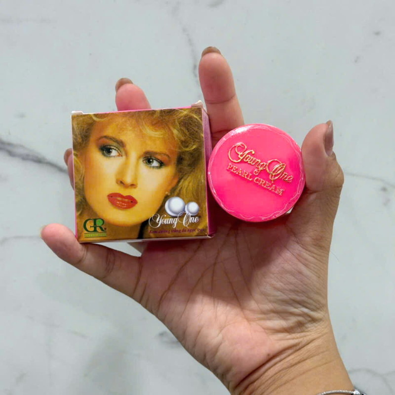 26705_7_20250905163703-2.png Combo 12 Hộp Kem Face Dưỡng Trắng Da Ngọc Trai Cô Gái Tóc Xù Young One 4.5g/Hộp - 8936055391027