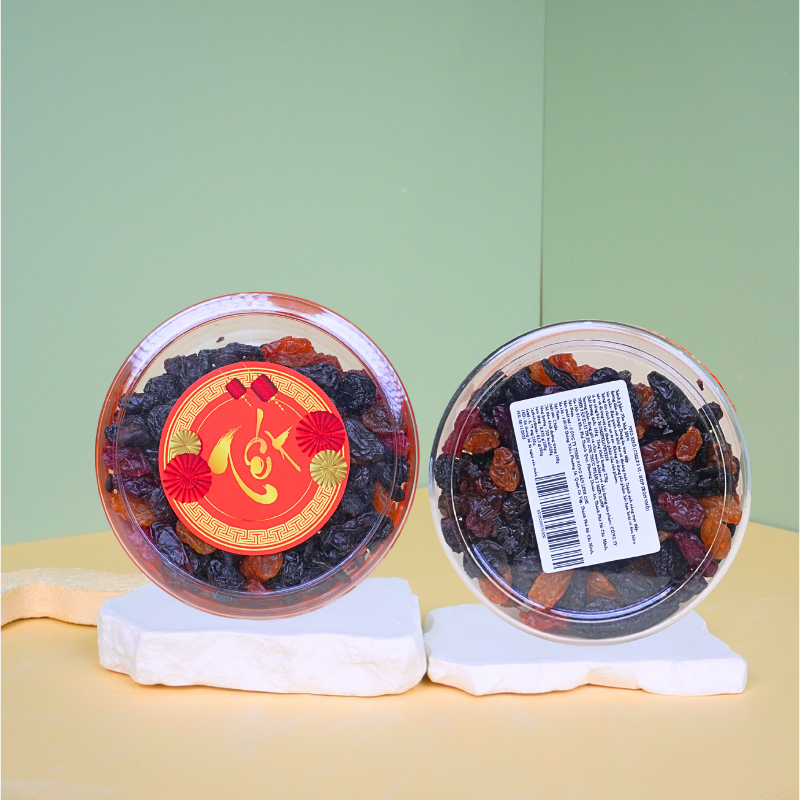 26978_53_20251113100052.png Nho Khô Chile 3 Màu 230g - Hộp Tròn Nhỏ Hộp Quà Tết 2026 - NKC3MHTN230G