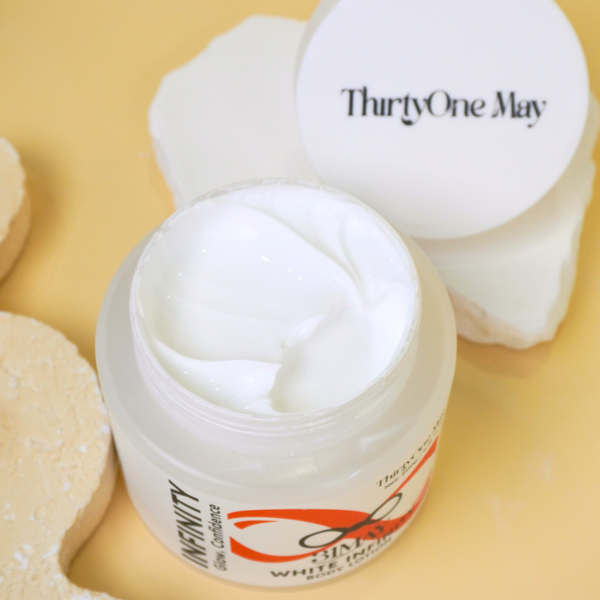 27527_21231-62_20251206164837.png Kem Body White Infinity 31may 200g - 8938562528118