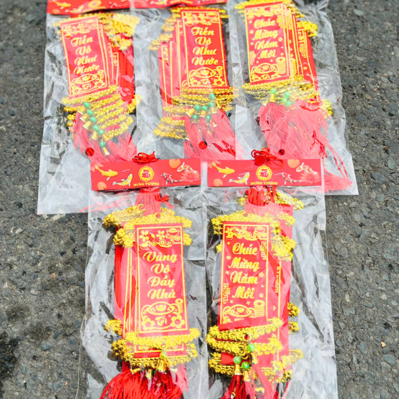 Set 10 Liễn Nhung Đỏ Trang Trí Tết - Liễn Câu Đối Đỏ Nhung Treo Cây Size Mini Set 10 Liễn Nhung Đỏ Trang Trí Tết - Liễn Câu Đối Đỏ Nhung Treo Cây Size Mini