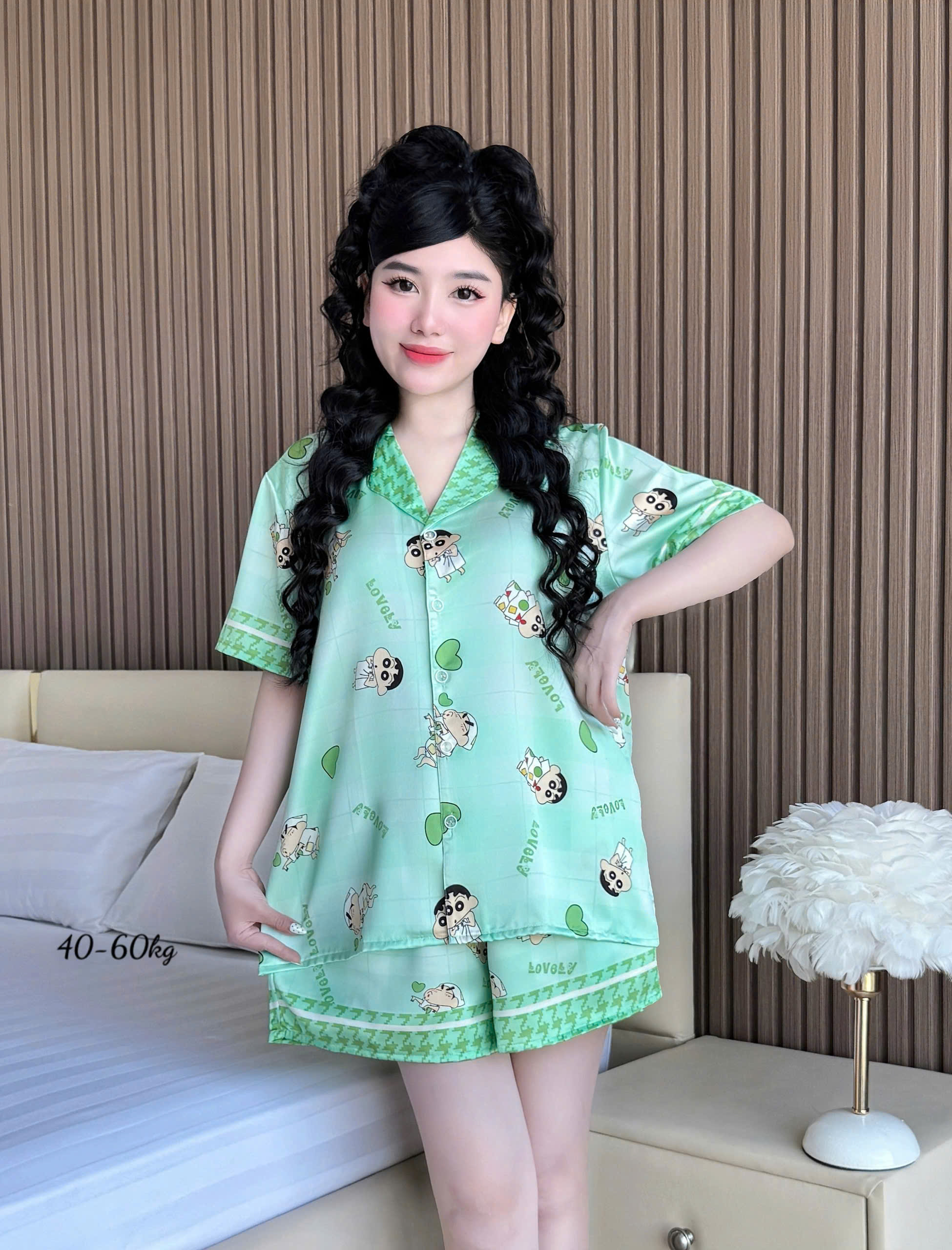 27664_z7332590597500-8914ddafc74551fd117a8f72d5ea95dc_20251216144636.png Đồ Bộ Ngủ Nữ Họa Tiết Đơn Giản Mặc Mát Thoải Mái Size Thường 40–60kg - DBO5198