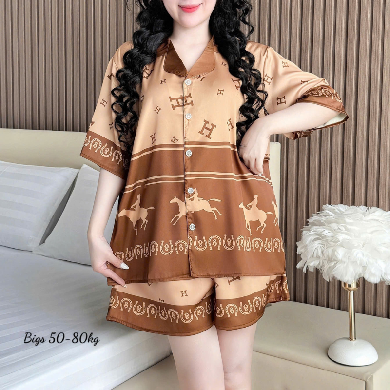 27671_89_20251216112336.png Đồ Bộ Ngủ Nữ Họa Tiết Sang Trọng Mặc Mát Thoải Mái Size Lớn 50–80kg - DBO5205