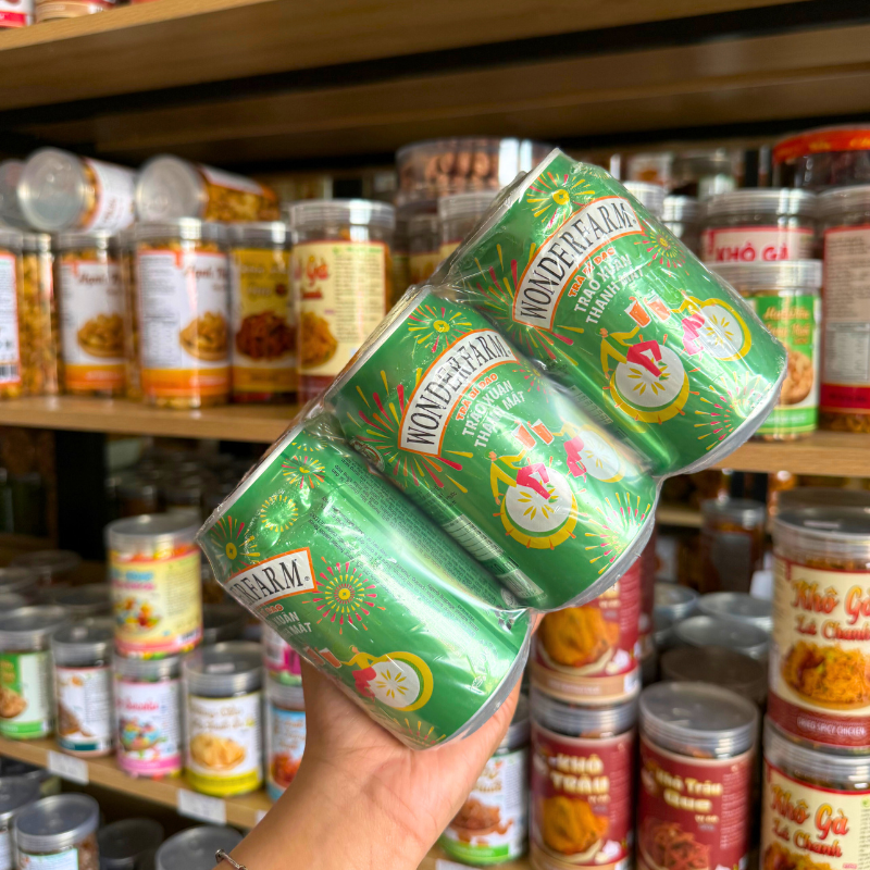 Chuyên sỉ set 6 Lon Trà Bí Đao Wonderfarm Trao Xuân Thanh Mát (310ml/Lon) Chuyên sỉ set 6 Lon Trà Bí Đao Wonderfarm Trao Xuân Thanh Mát (310ml/Lon)