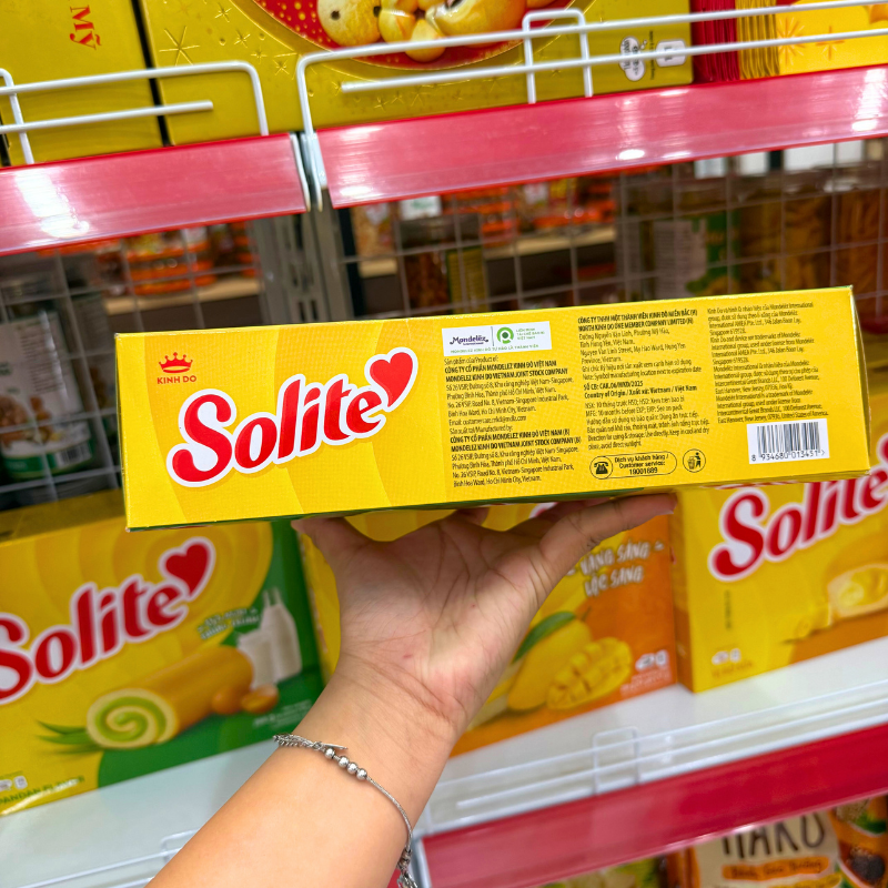 Giá sỉ bánh Solite Trứng Kem Vị Lá Dứa - Bánh Kinh Đô Solite Lá Dứa - Bánh Bông Lan Cuộn Kem 288g (16 Gói x 18g) Giá sỉ bánh Solite Trứng Kem Vị Lá Dứa - Bánh Kinh Đô Solite Lá Dứa - Bánh Bông Lan Cuộn Kem 288g (16 Gói x 18g)