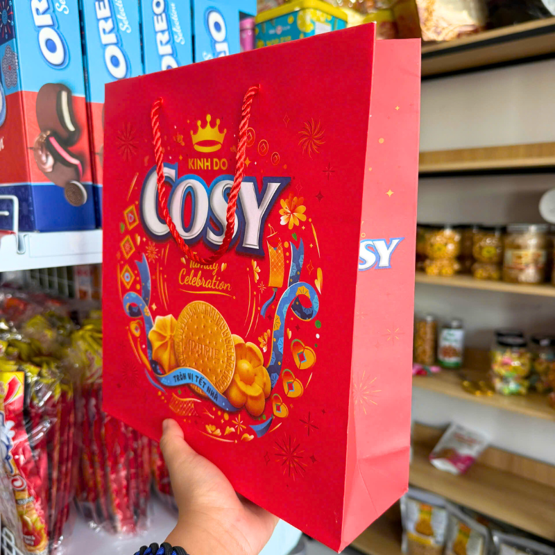 Chuyên sỉ bánh Quy Bơ Cosy Marie Vị Vani - Bánh Quy Sữa Cosy Hộp Thiếc 408g - (Kèm Túi) Chuyên sỉ bánh Quy Bơ Cosy Marie Vị Vani - Bánh Quy Sữa Cosy Hộp Thiếc 408g - (Kèm Túi)