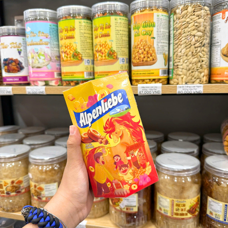 Kẹo Sữa Caramel ALPENLIEBE Hình Trụ Tết 101,5g Kẹo Sữa Caramel ALPENLIEBE Hình Trụ Tết 101,5g