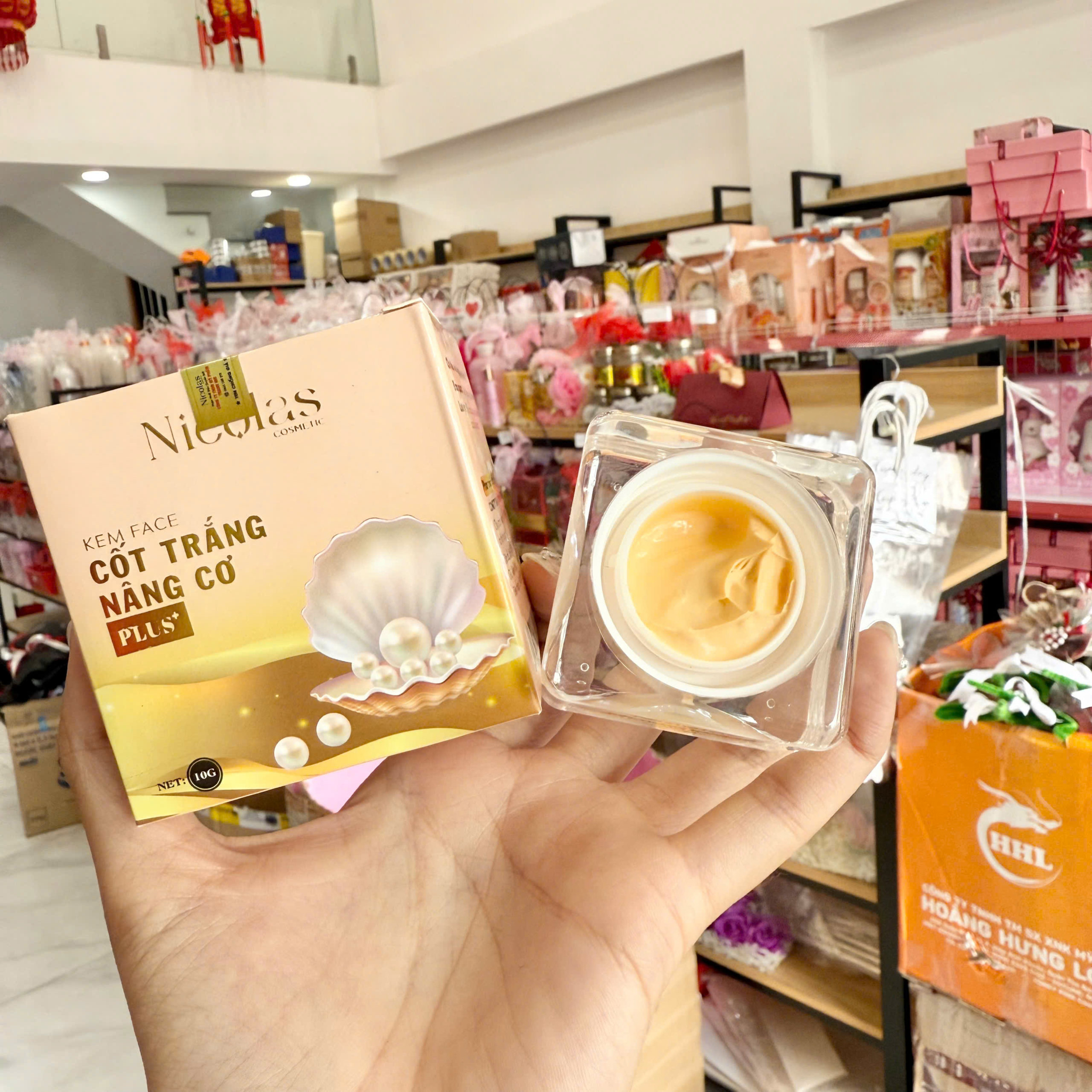 Shop sỉ kem Face Cốt Trắng Căng Bóng Nâng Cơ Nicolas Nicos Beauty Thanh Nhi 10gr - Phiên Bản Mới Shop sỉ kem Face Cốt Trắng Căng Bóng Nâng Cơ Nicolas Nicos Beauty Thanh Nhi 10gr - Phiên Bản Mới