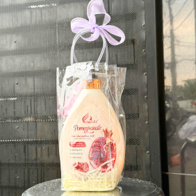 Set Giỏ Quà Tặng Sữa Tắm Hương Nước Hoa Charme Pomegranate Lựu Đỏ 1 Lít - SETQUACHARME11