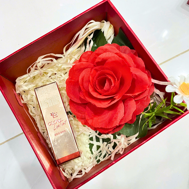 28637_421_20260306173832.png Set Hộp Quà Tặng Son Dưỡng Ẩm Môi Hàn Quốc Embisu Glowp Lip Tint - Hộp Hoa Rơm Nhiều Màu - SETQUASONMOI04