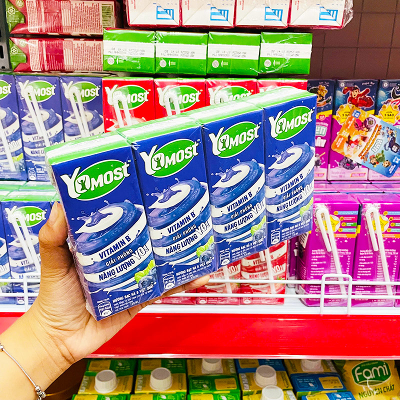 Bỏ sỉ sữa Chua Uống Yomost Vị Việt Quốc Bạc Hà Lốc 4 Hộp (170ml/Hộp) Bỏ sỉ sữa Chua Uống Yomost Vị Việt Quốc Bạc Hà Lốc 4 Hộp (170ml/Hộp)