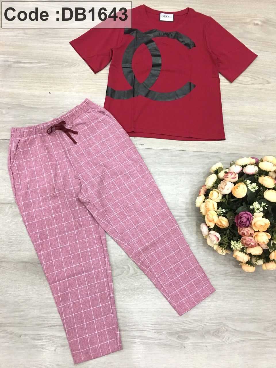 Bộ quần lỡ kaki phối áo thun logo X
