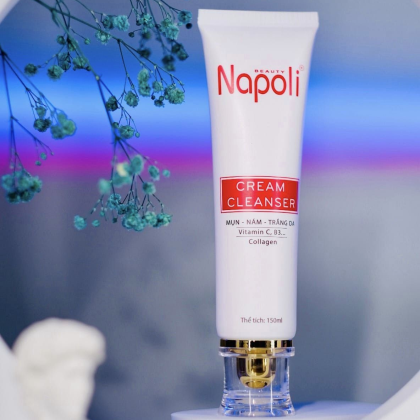Sử dụng sữa rửa mặt Napoli đều đặn mỗi ngày giúp đánh bay tế bào chết cứng đầu