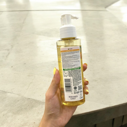 Gel Rửa Mặt Vitamin C Sạch Sâu Dịu Nhẹ Sáng Da Garnier Skin Naturals Bright Complete Vitamin C Gel Wash 120ml
