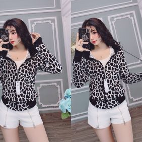 Áo khoác nhung họa tiết beo nữ form dài