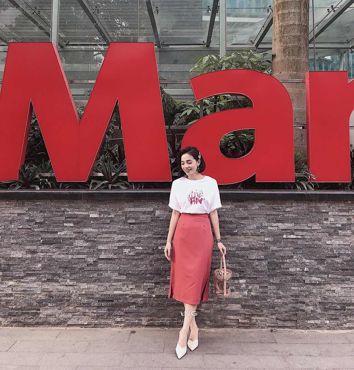 sét chân váy trắng + áo đỏ 2 dây tay bồng cho bé gái | Shopee Việt Nam