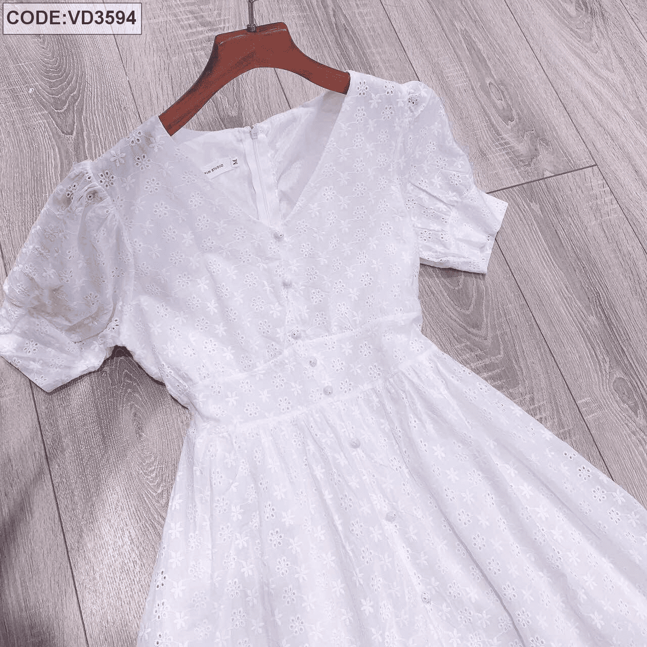 Đầm trắng nữ tùng lưới thêu hoa  Bán sỉ thời trang mỹ phẩm