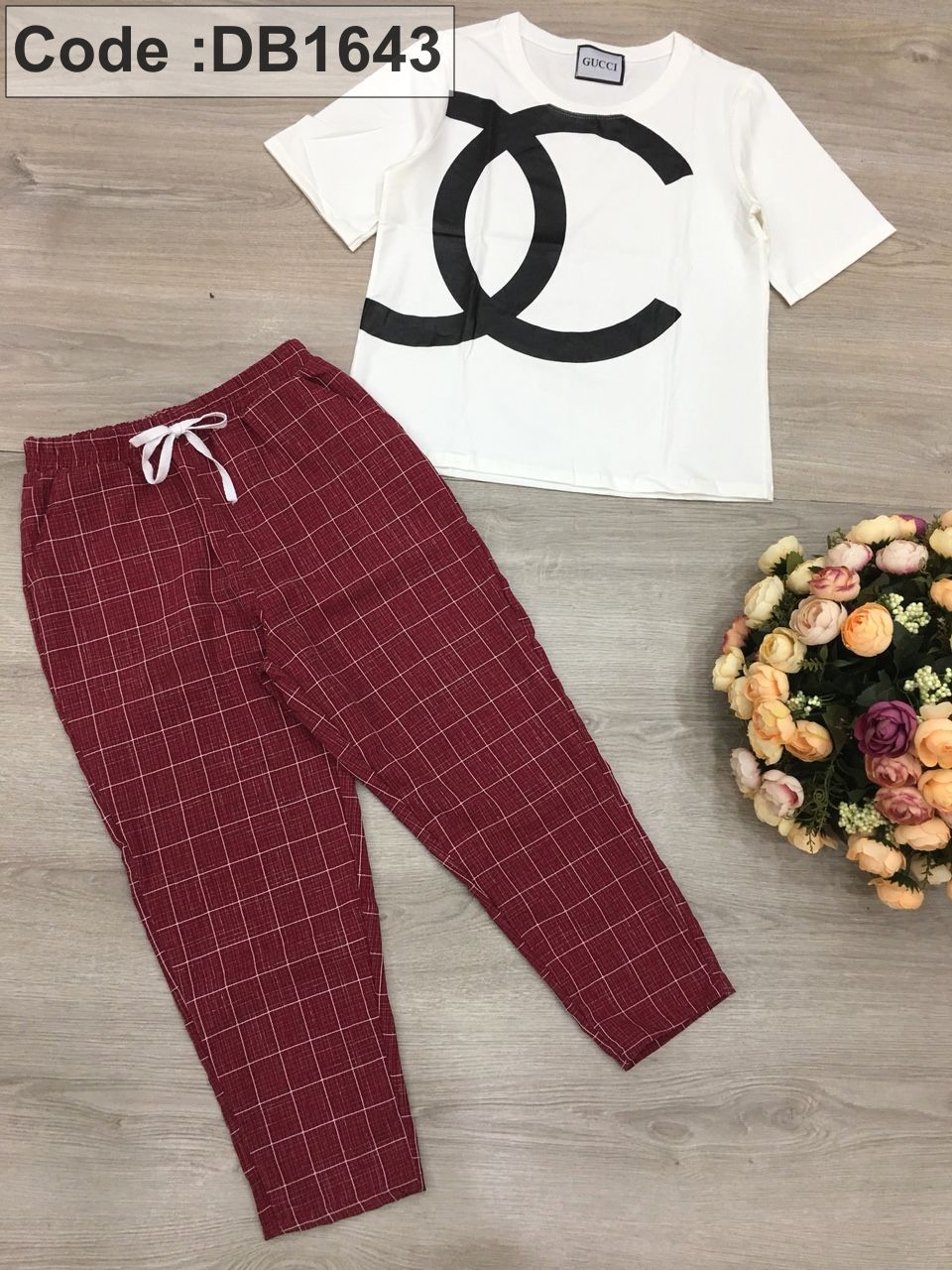 Bộ quần lỡ kaki phối áo thun logo X