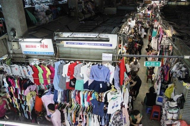 Dân Sài Gòn phải biết những chợ mua bán quần áo tết rẻ mà đẹp này