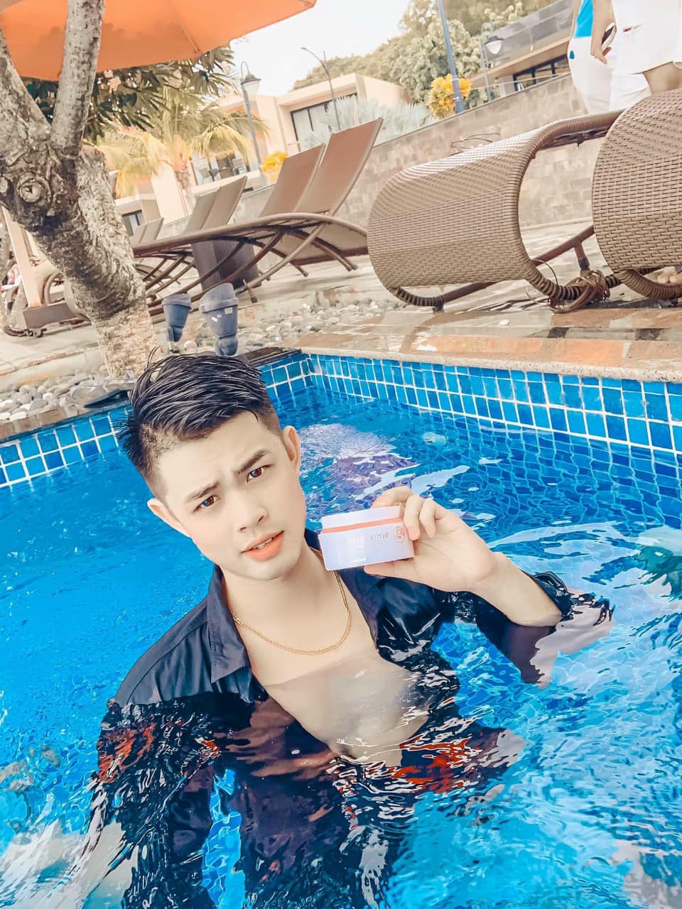 Kem body phấn Bà Lão chính hãng hân hạnh tài trợ làn da trắng, mịn...
