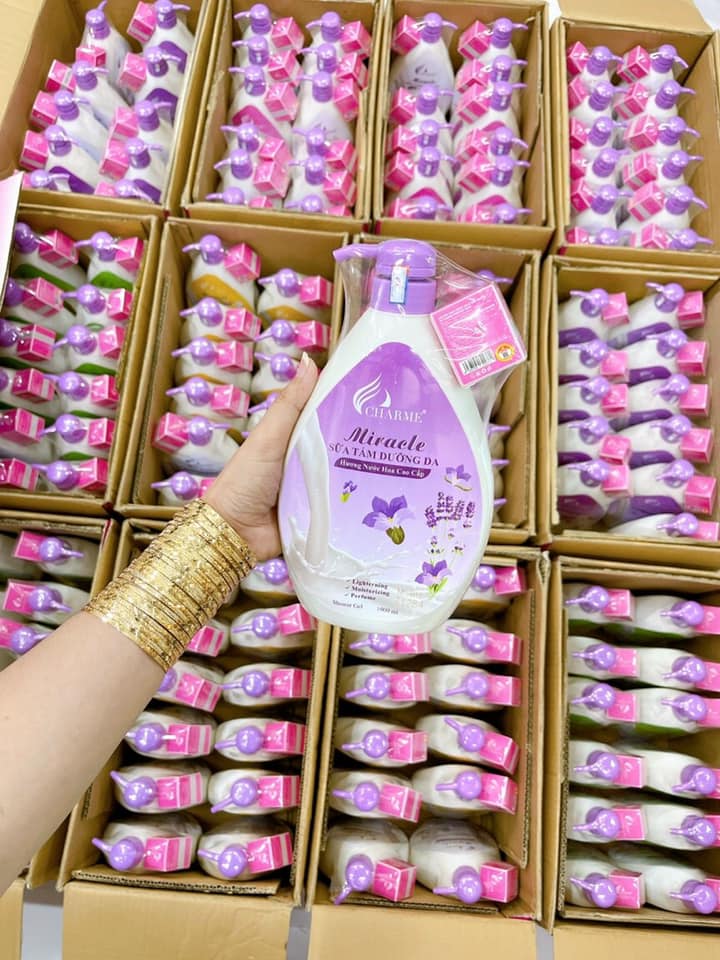 Sữa tắm nước hoa Charme Miracle 1000ml cho nữ chính hãng