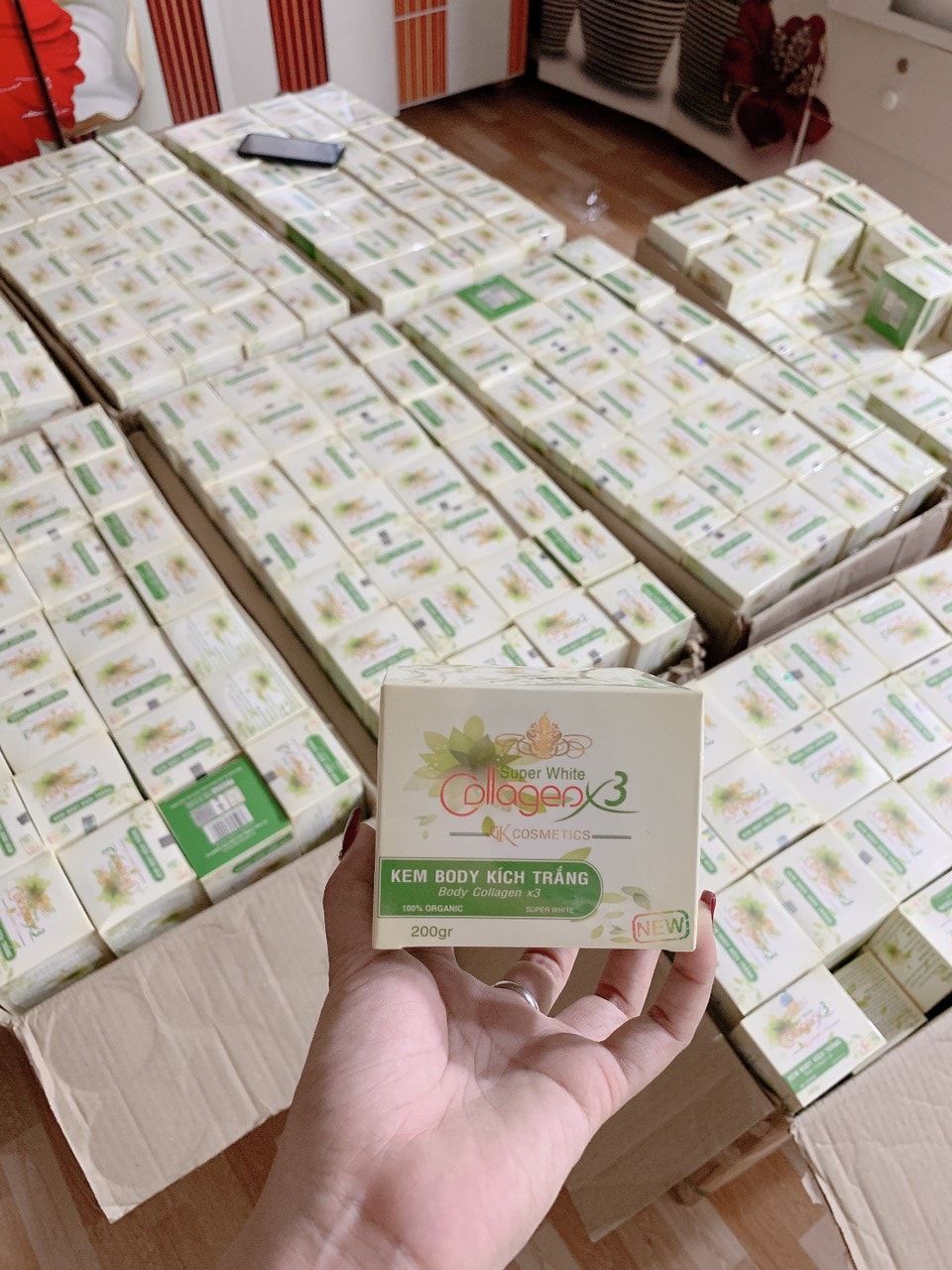 Kem Body Kích Trắng Collagen X3 Màu Xanh