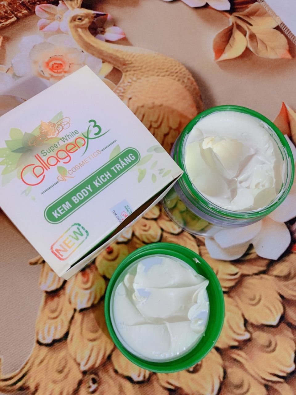 Kem Body Kích Trắng Collagen X3 Màu Xanh