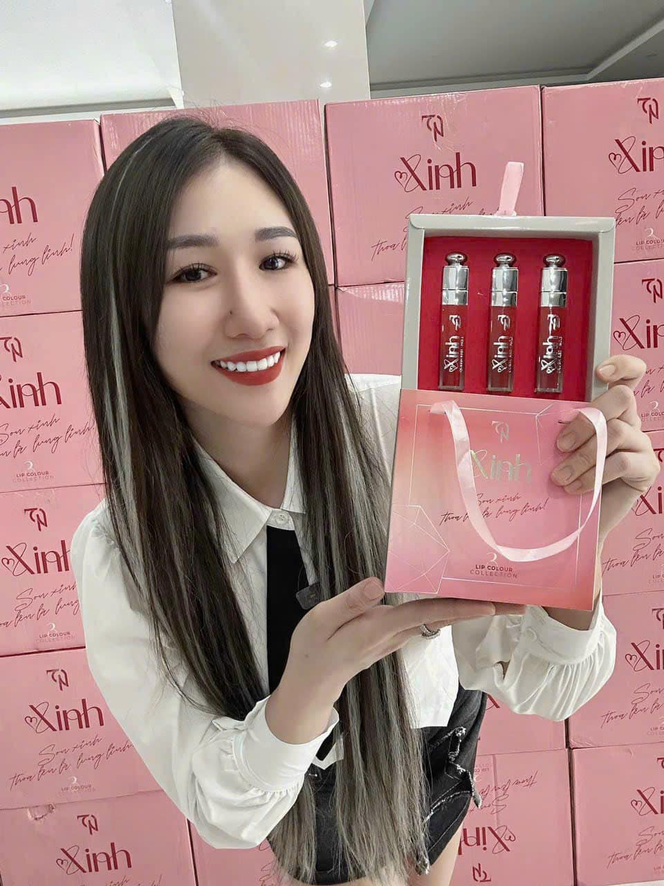 Sở hữu 3 siêu phẩm SON MÔI COLLAGEN X3 ĐÔNG ANH - Son Xinh TN Mỹ Phẩm Đông Anh 1 Set 3 Màu Tặng Tẩy Tế Bào Chết