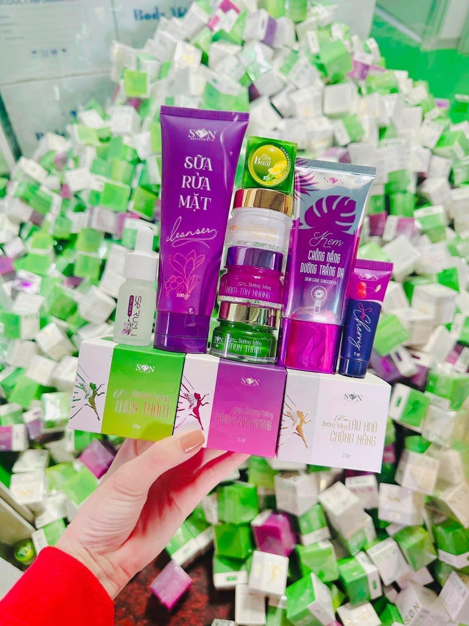Nhớ thoa combo face trước khi ngủ để có làng da trắng sáng mịn màng hết mụn thâm nám tàng nhang nha các tình yêu