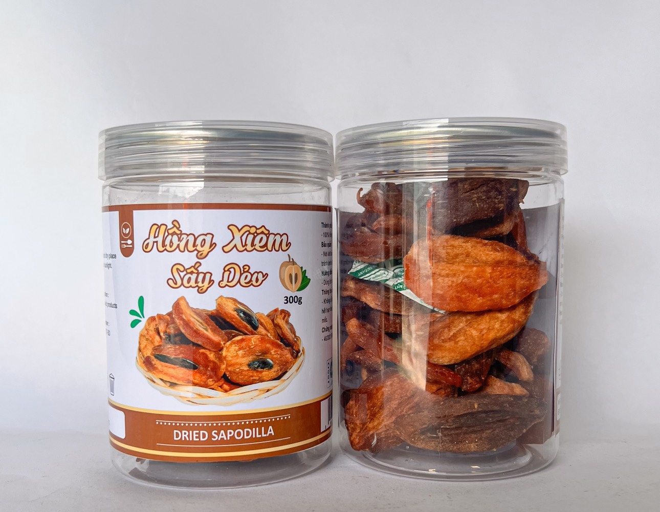 Tết này shop em có bán thêm đồ ăn vặt nha khách có đầy đủ các món luôn ạ