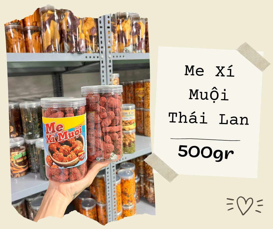Tết này shop em có bán thêm đồ ăn vặt nha khách có đầy đủ các món luôn ạ