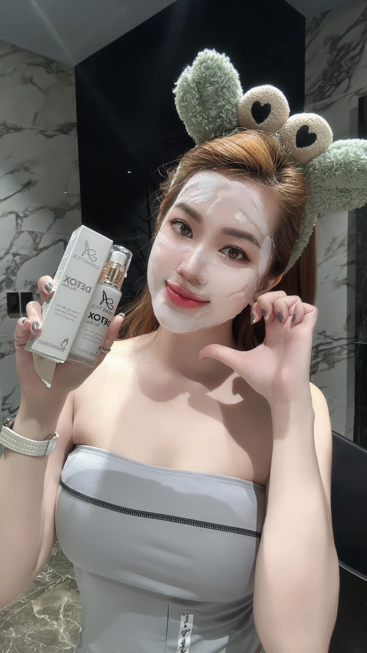 Bán em detox này 5 năm thì Phương Anh sài  chắc cả 1.000 chai
