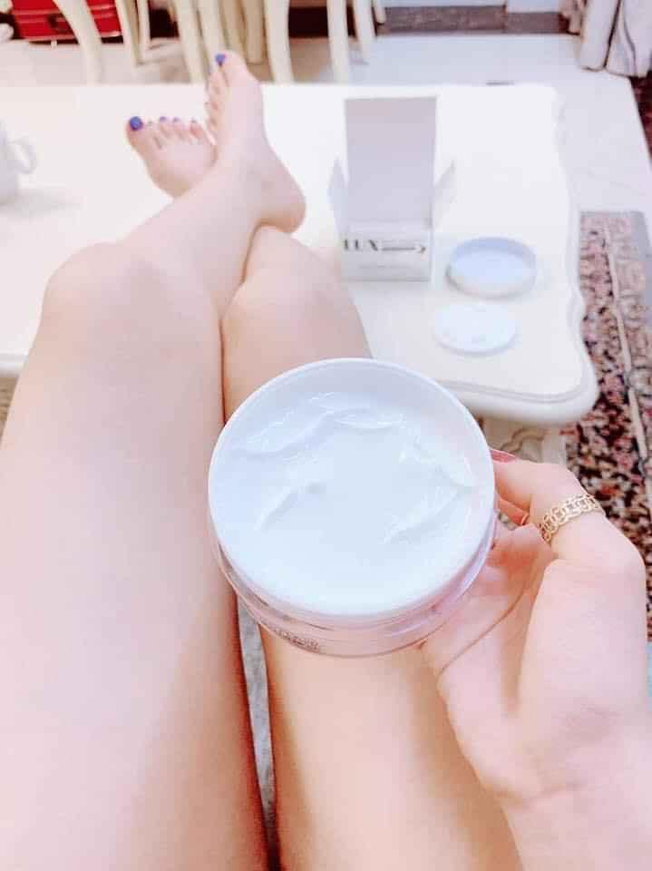 Đằng sau một làn da hoàn hảo, là sự nâng đỡ của em Kem Body Lux này