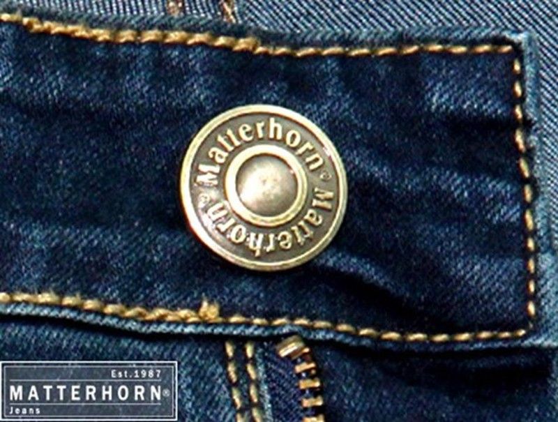 Chiếc nút này đã trở thành một phần không thể thiếu trong việc đánh giá vẻ đẹp của một chiếc quần jeans nam